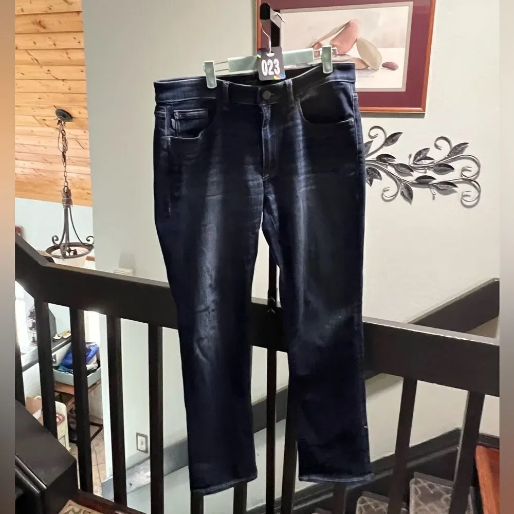 NWOT. Buckle Outpost Makers Dark Wash Blue Jeans 34 x 32 #JTB023